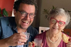 O pai e o filho do jornalista também tiveram a doença