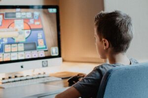 “A Caminho da Lua”: Netflix lança trailer do novo filme e nós te mostramos como ficou!