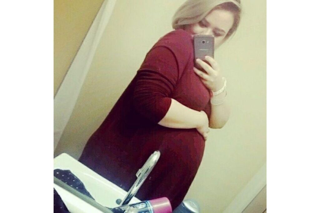 Com 15 semanas de gestação Tori descobriu que um bebê havia falecido