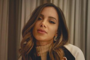 Anitta também falou sobre ser madrinha e depressão
