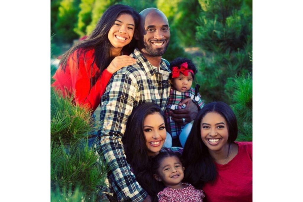 Kobe e a filha morreram em um acidente aéreo