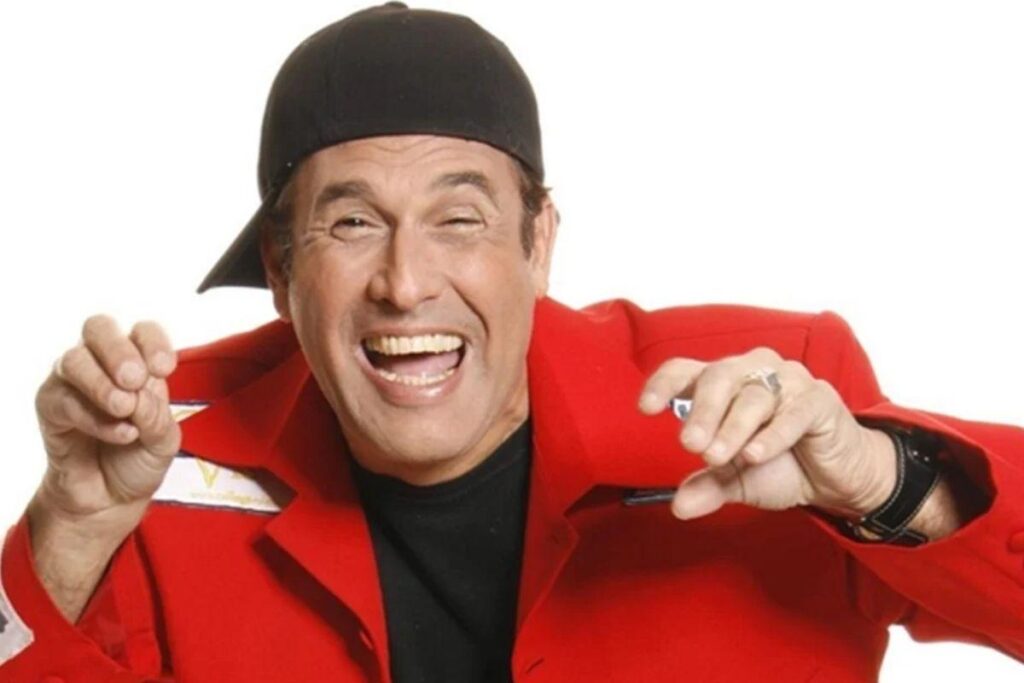 Sérgio Mallandro posa com neta pela primeira vez