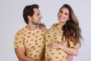 A própria Kamila deu a notícia com essa foto