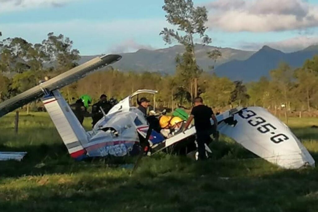 O avião caiu na última terça-feira