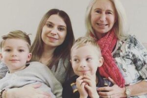 Theresa e a filha de 16 anos