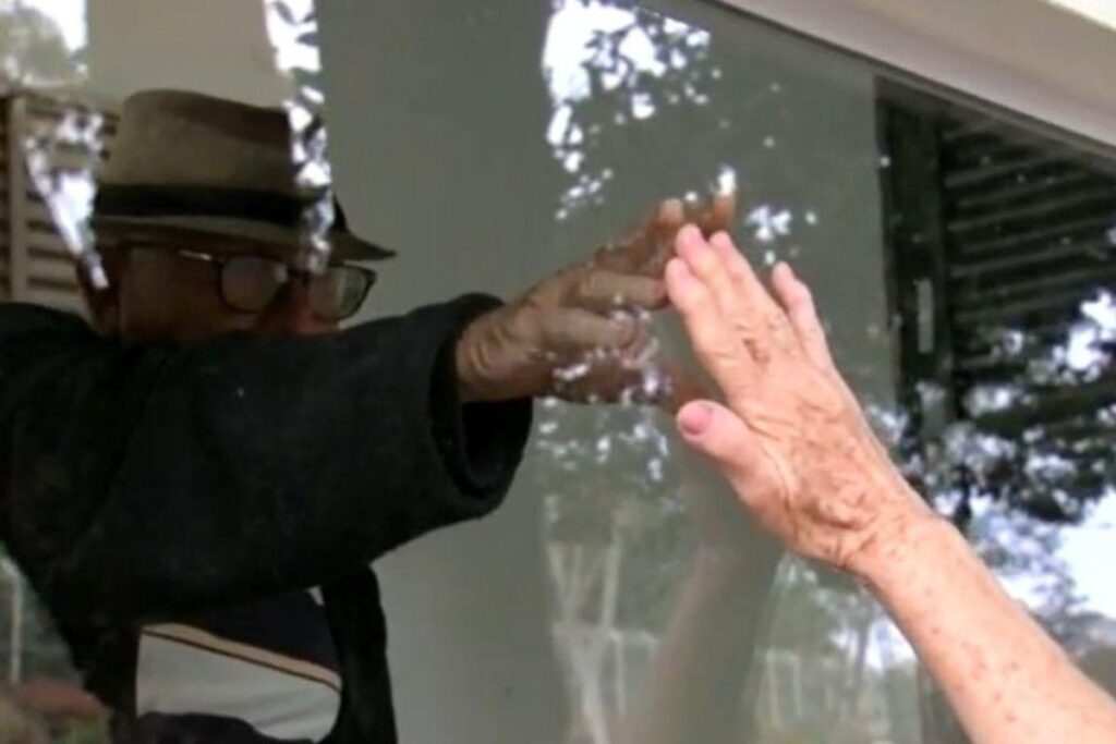 Eles estavam a 7 meses sem verem os amigos e familiares