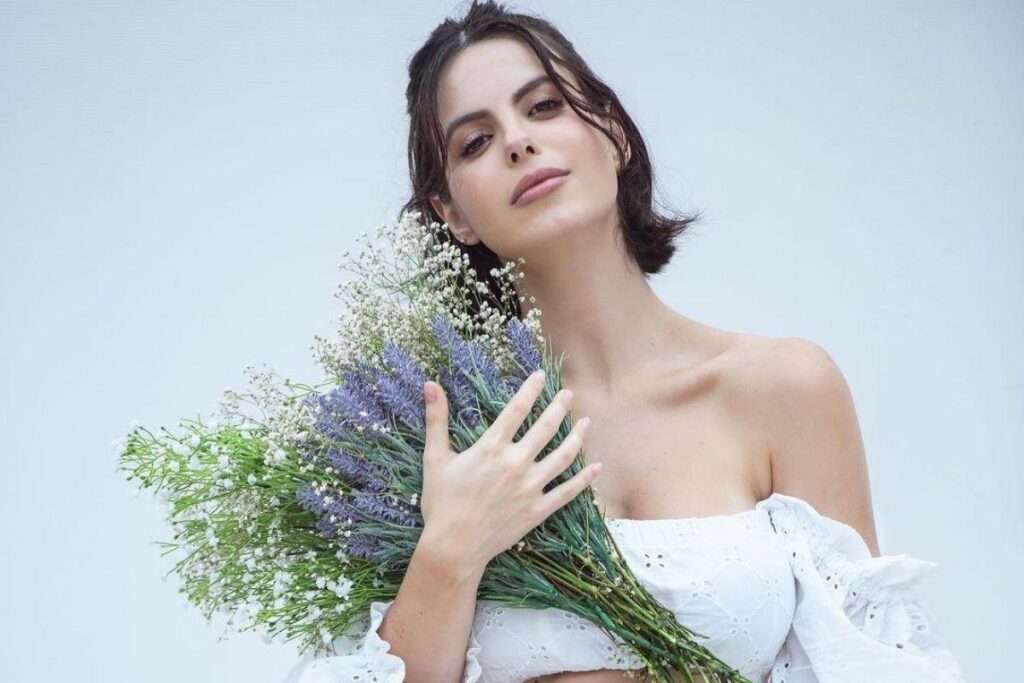 A atriz, que é casada com Igor Raschkovsky, terá um menino, que vai se chamar Antônio Enrico