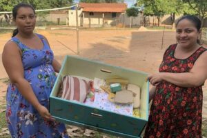 Boa ação! Grávidas carentes do Piauí ganham mini berços de papelão tradicionais na Finlândia