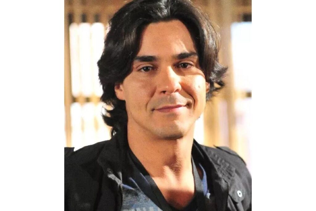 Filho de André Gonçalves impressiona pela semelhança com o pai