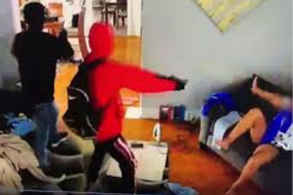 O momento foi flagrado pelas câmeras