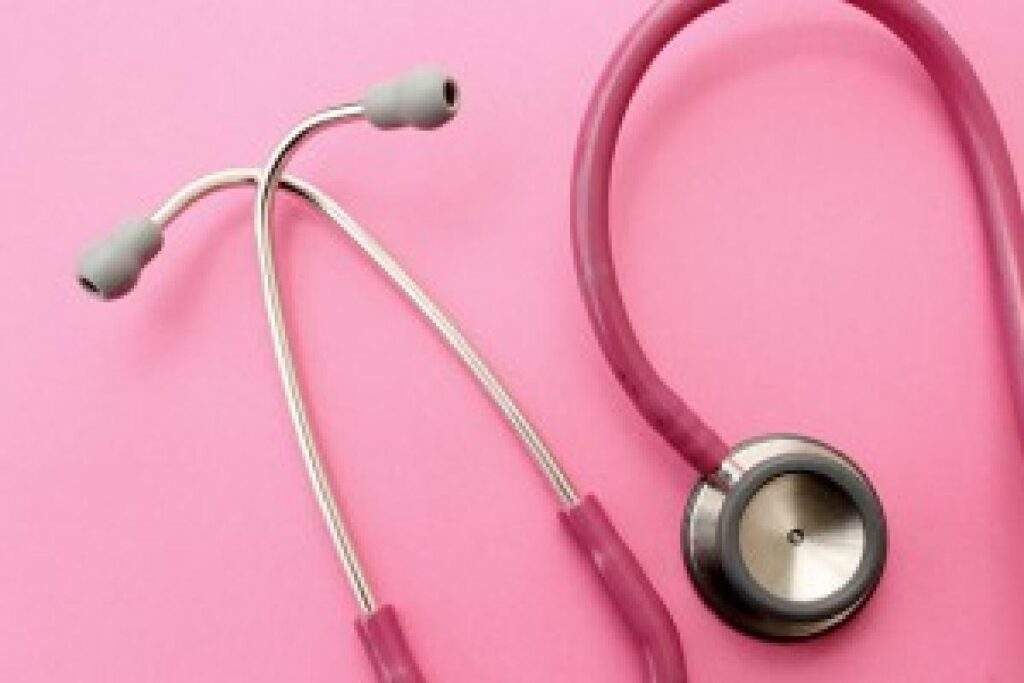 Conheça a história de duas mulheres que passaram pelo tratamento contra o câncer de mama