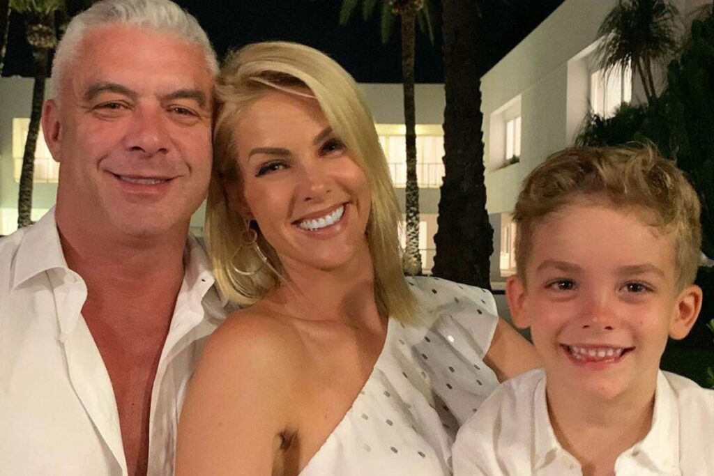 Ela se declarou para a família