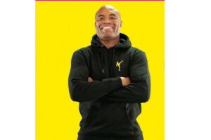 Anderson com os filhos Kalyl, Gabriel, João Vitor, Kaory e Kauana, frutos de seu casamento com Dayane Silva