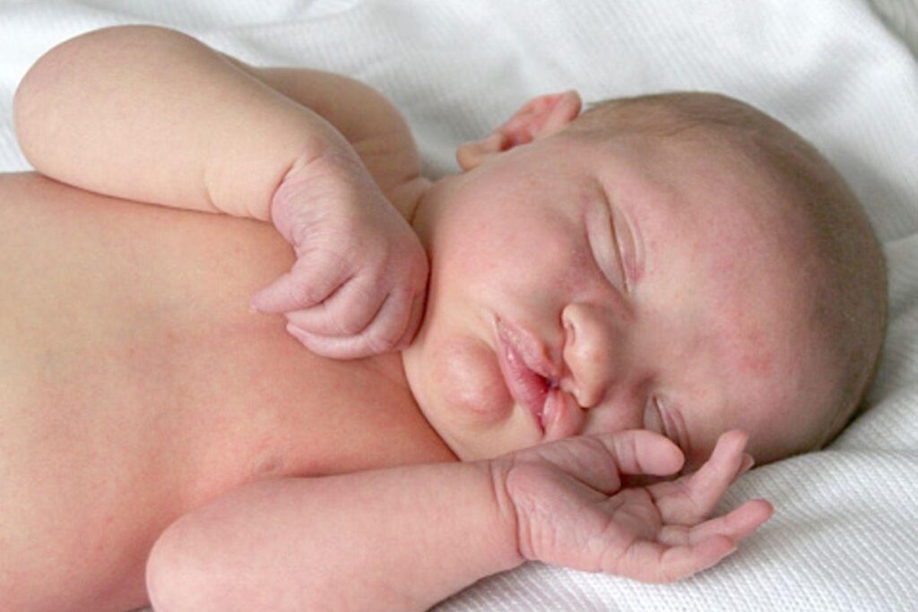 A bebê foi adotada depois de quatro meses