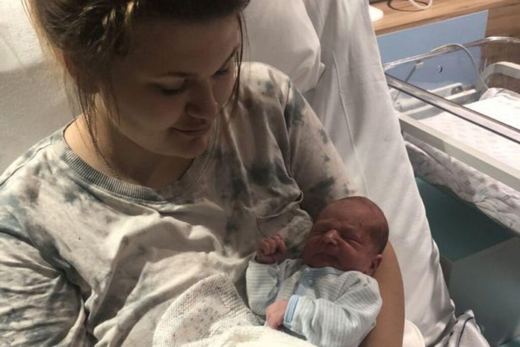 Ché nasceu com aproximadamente 38 semanas