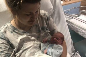 Ché nasceu com aproximadamente 38 semanas