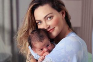 Laura Keller é mãe de primeira viagem