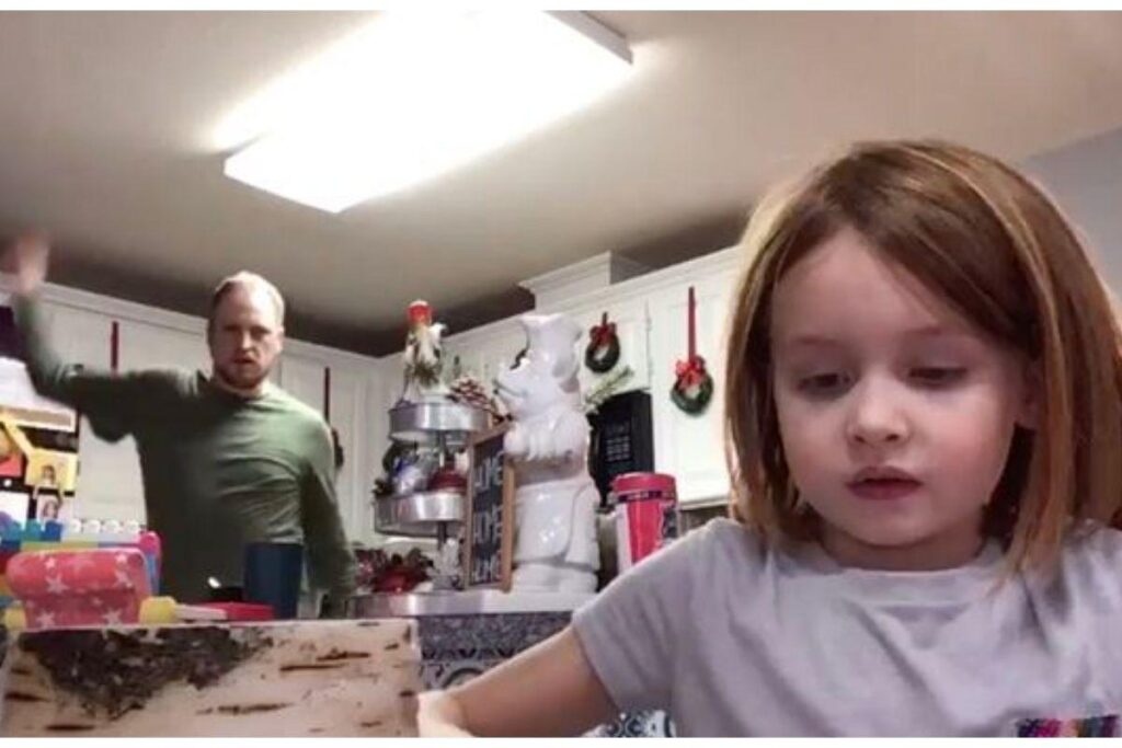 Ele começou a dançar achando que a filha estava brincando