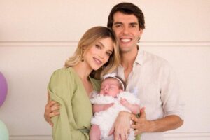 Esther completou 1 mês de vida