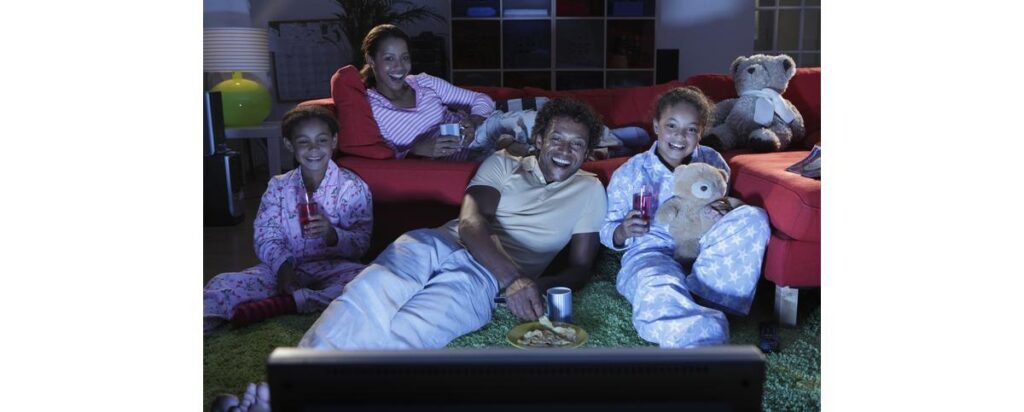 Pijamas: modelos infantis, para pais e mães com descontos especiais