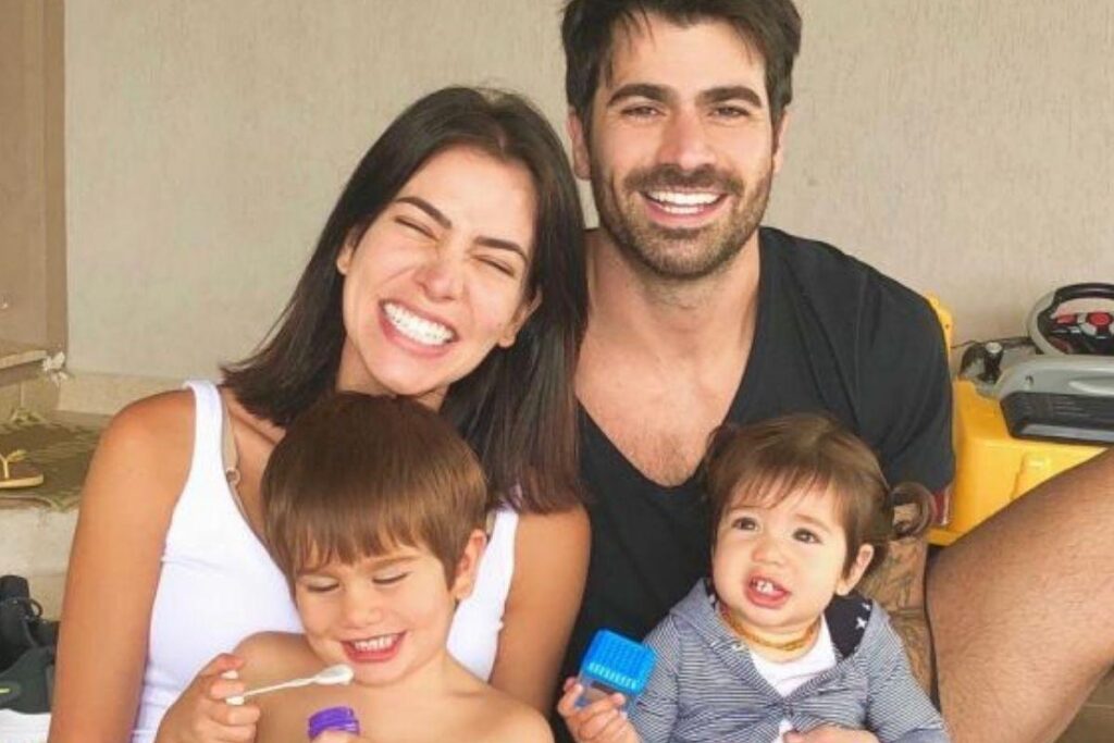 Adriana está com a família no México