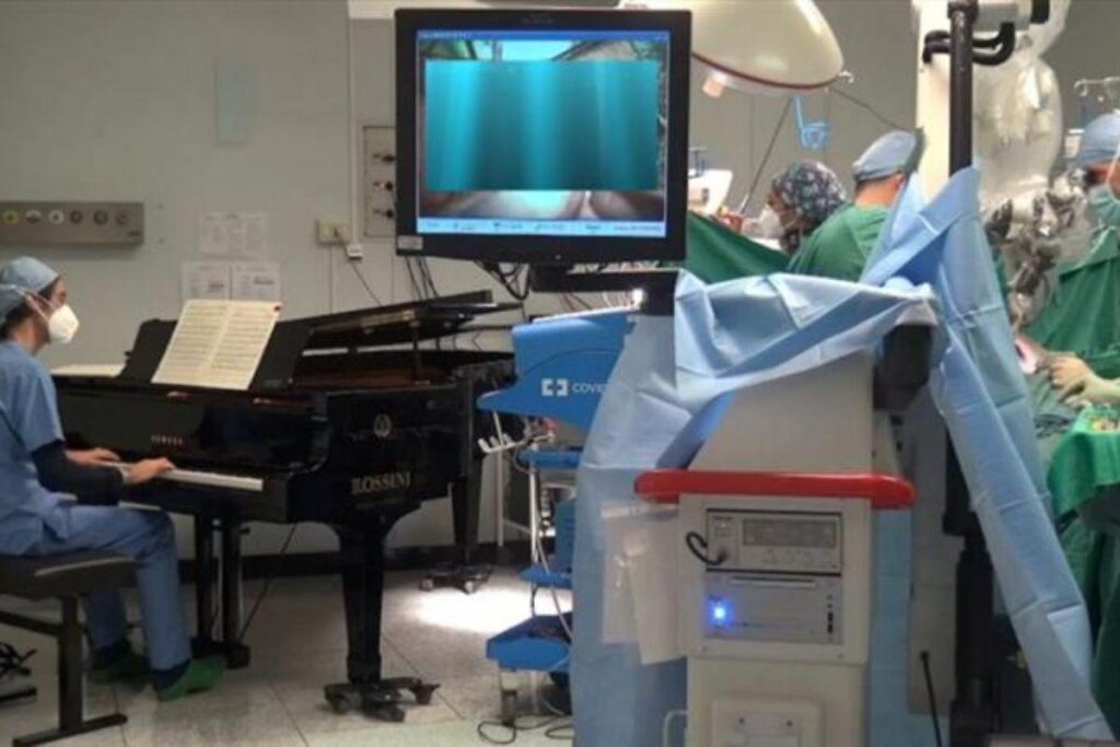 A música fez toda diferença durante a cirurgia