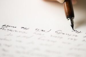 Emanuelle, de 9 anos, escreveu uma carta pedindo leite e pão para a família