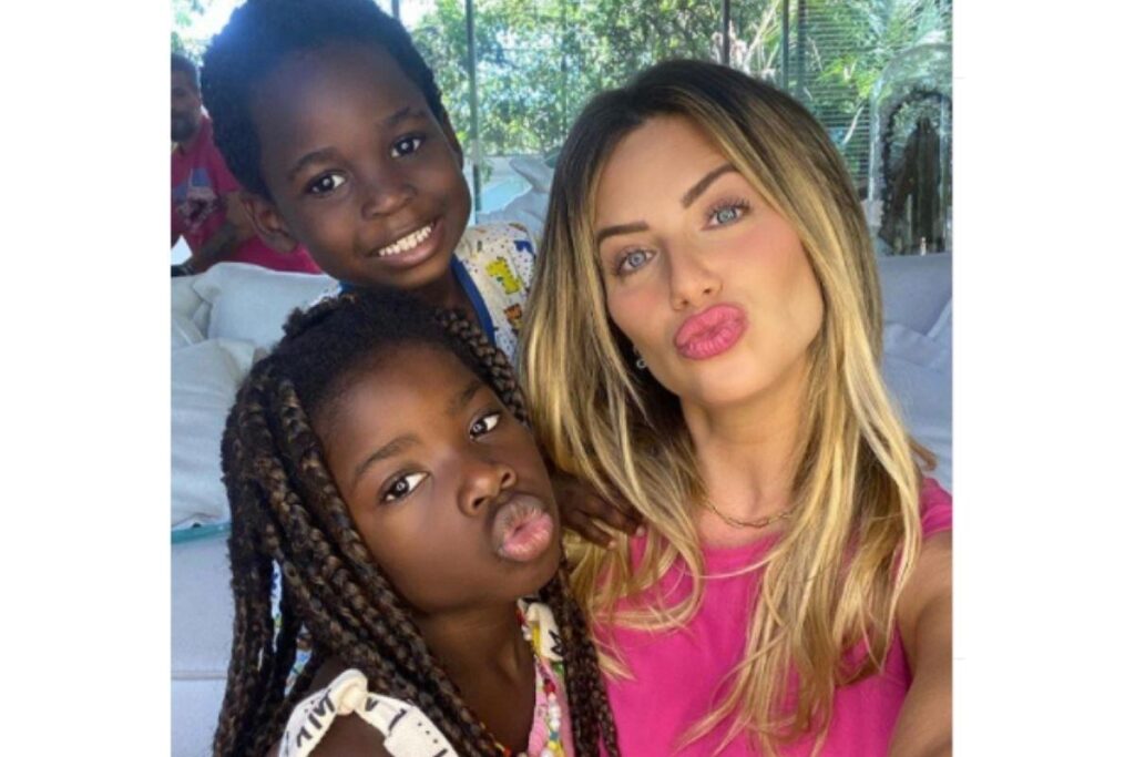 Ela é mãe de Titi, Bless e Zyan