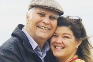 Ela começou a trabalhar na casa de repouso onde o pai reside