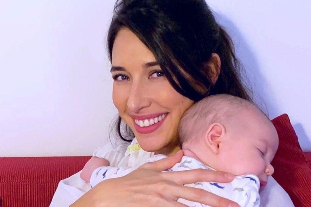 Ela contou que o menino ama mamar na água