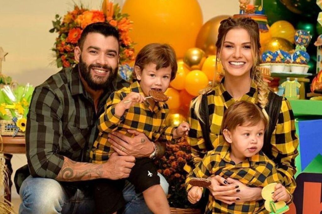 Ela mostrou parte interna da mansão