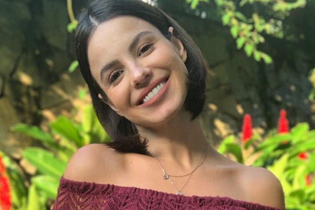 Sthefany Brito compartilha momentos da maternidade