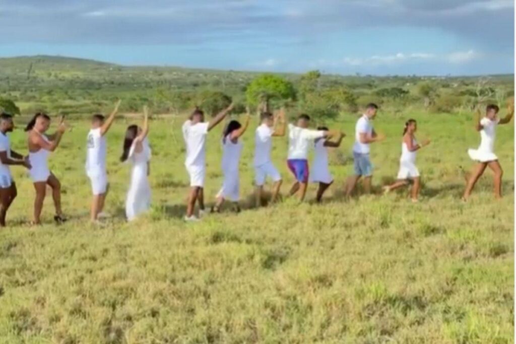 O influenciador brincou com a paródia de fim de ano da emissora