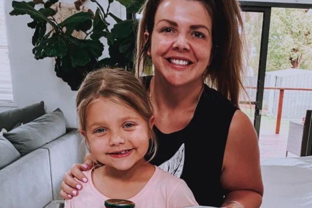 A mãe compartilhou a reação da filha com o bullying