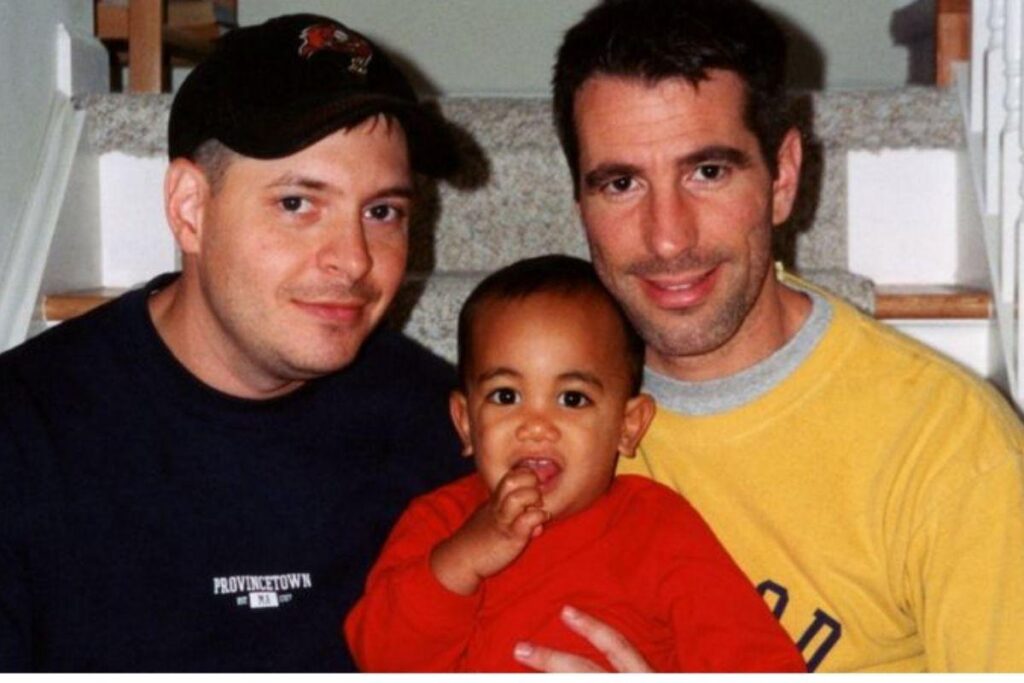 Kevin foi encontrado no metrô por Danny