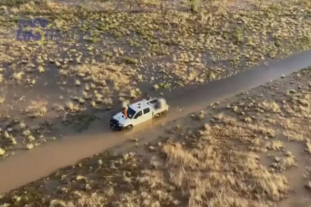 O pai viajou com o filho e outros 3 amigos