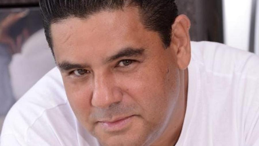 O cantor havia chegado ao Brasil dois dias antes de ter os primeiros sintomas da doença