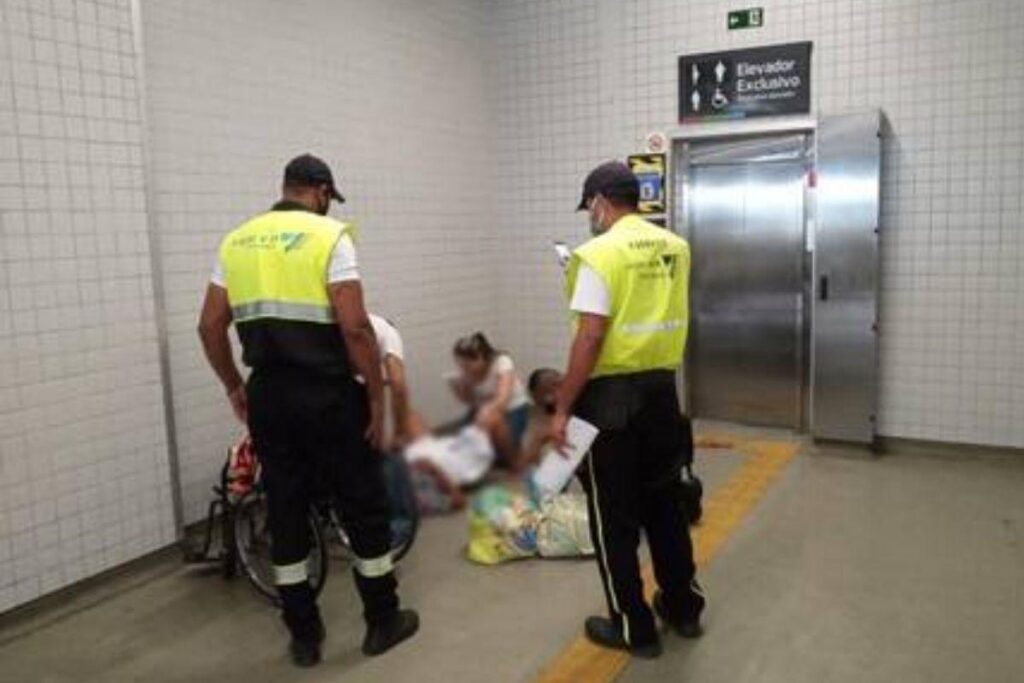 O parto aconteceu dentro da estação