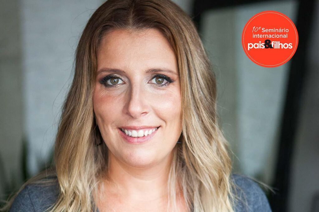 Ana deu sequência a conversa