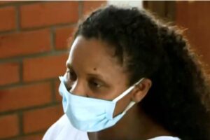 A grávida teve a casa alagada