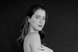 A atriz está no oitavo mês de gestação