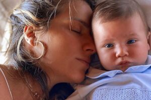 Ele pegou o celular de Giovanna