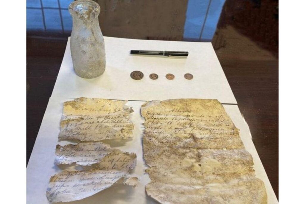 O recado foi encontrado por uma equipe que estava restaurando o prédio