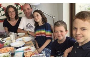 Ela enfrenta um dilema difícil