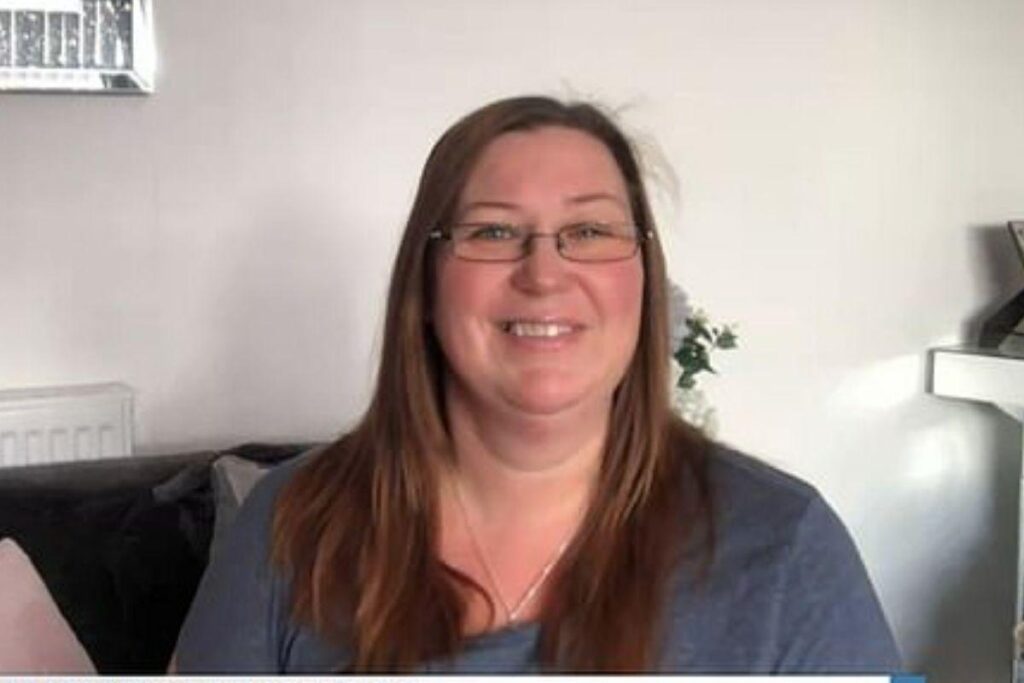 A mãe está grávida pela sétima vez