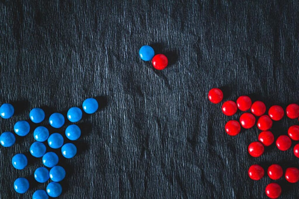 Para identificar uma possível reinfecção ou reativação, é necessário realizar o PCR