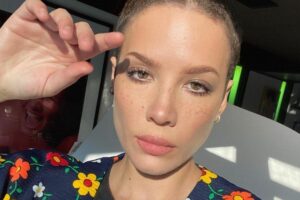 Ela anunciou a gravidez nas redes sociais