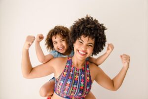 A criação antirracista acontece desde o ventre