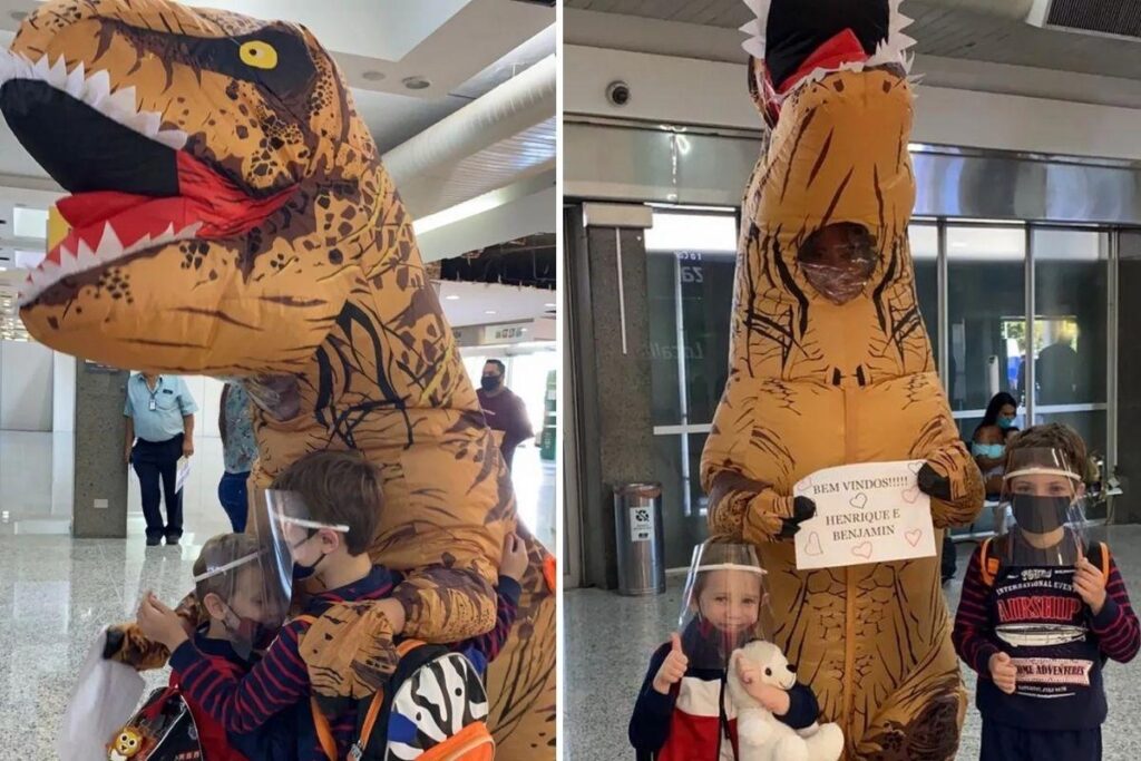 A mãe se fantasiou para se proteger da Covid-19