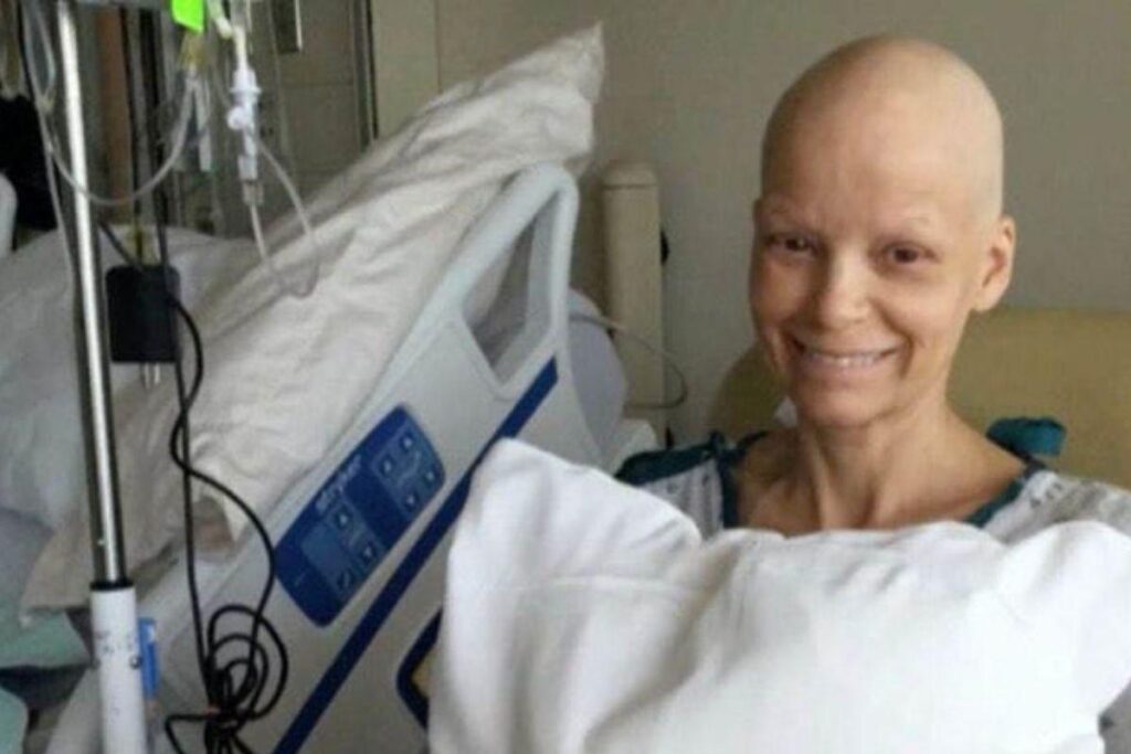 Ela segue lecionando durante o tratamento